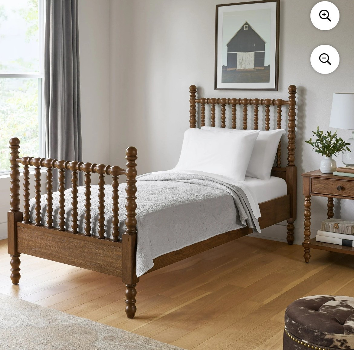 Dreamy spindle bed
