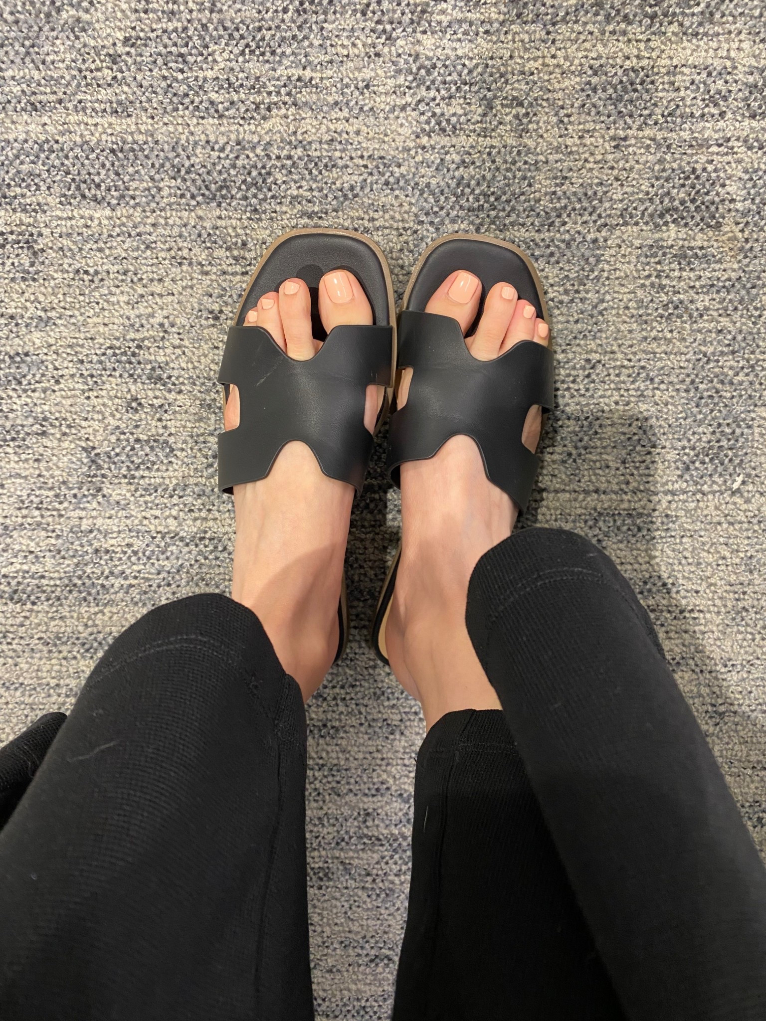 Comfy and cute sandals. Size 6

#LTKootd #LTKgrwm #LTKWorkwear