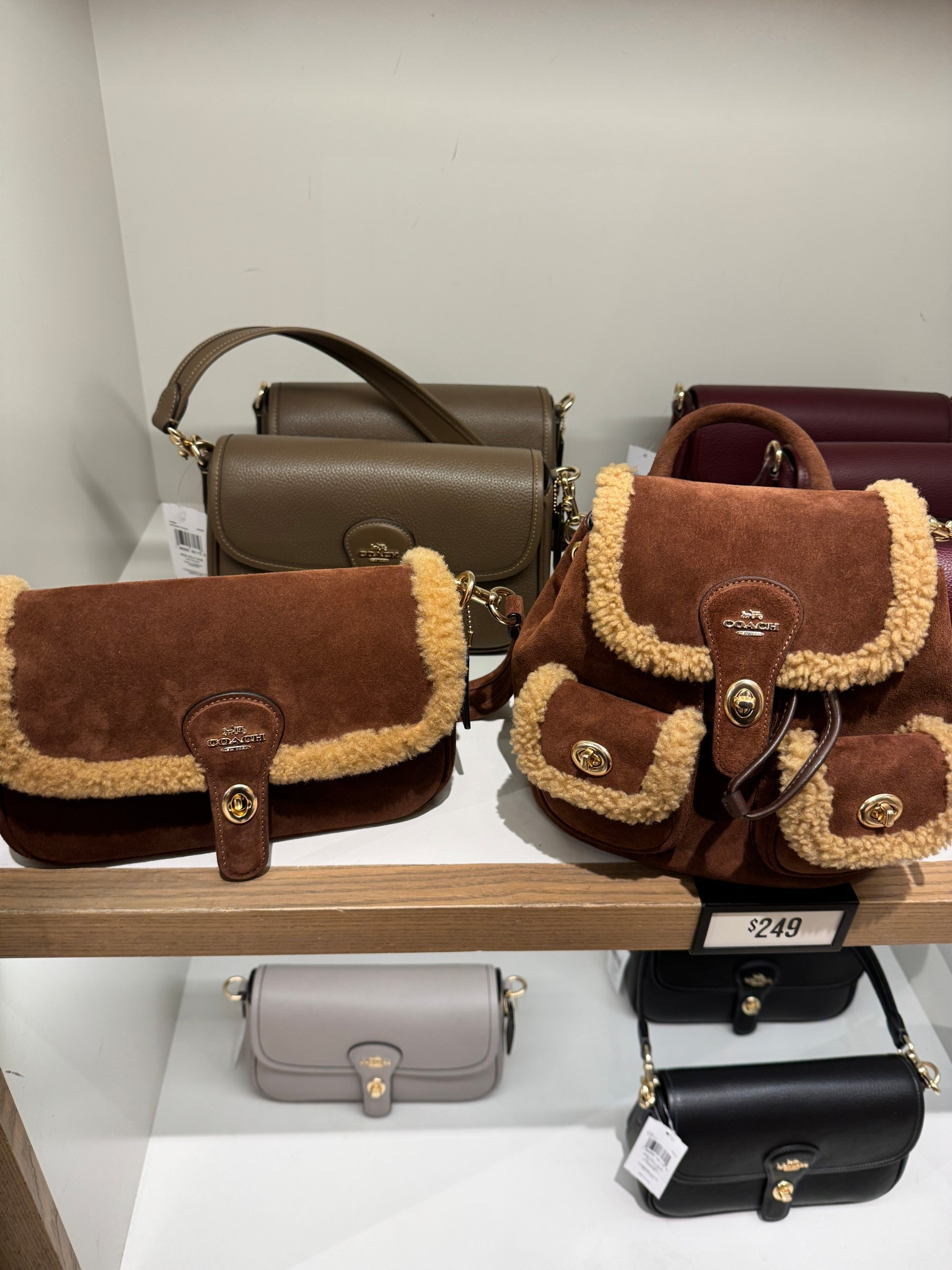 Coach outlet new drop! I love the Hadley backpack so beautiful! #coachoutlet #coachhadley #coachbags