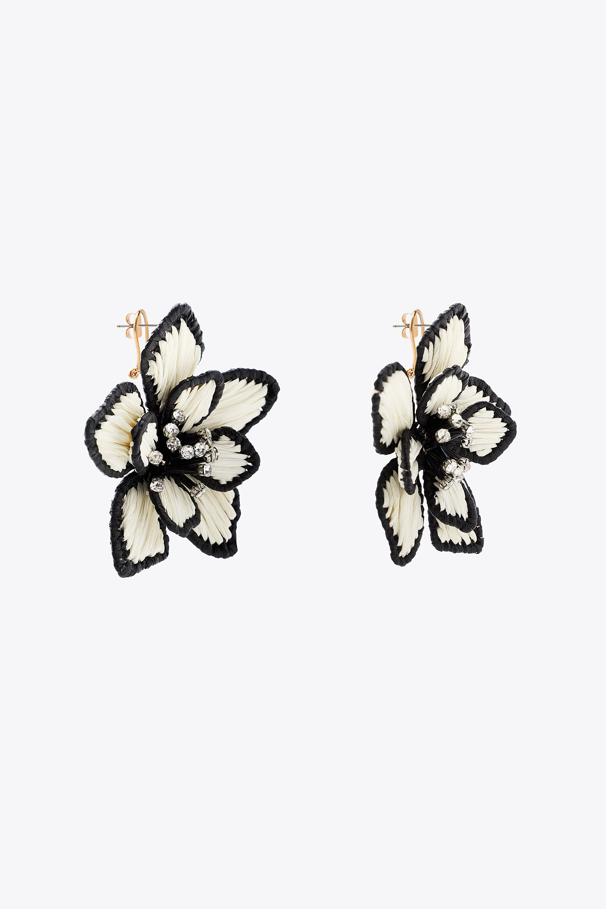 CONTRAST RAFFIA FLOWER EARRINGS | Zara US