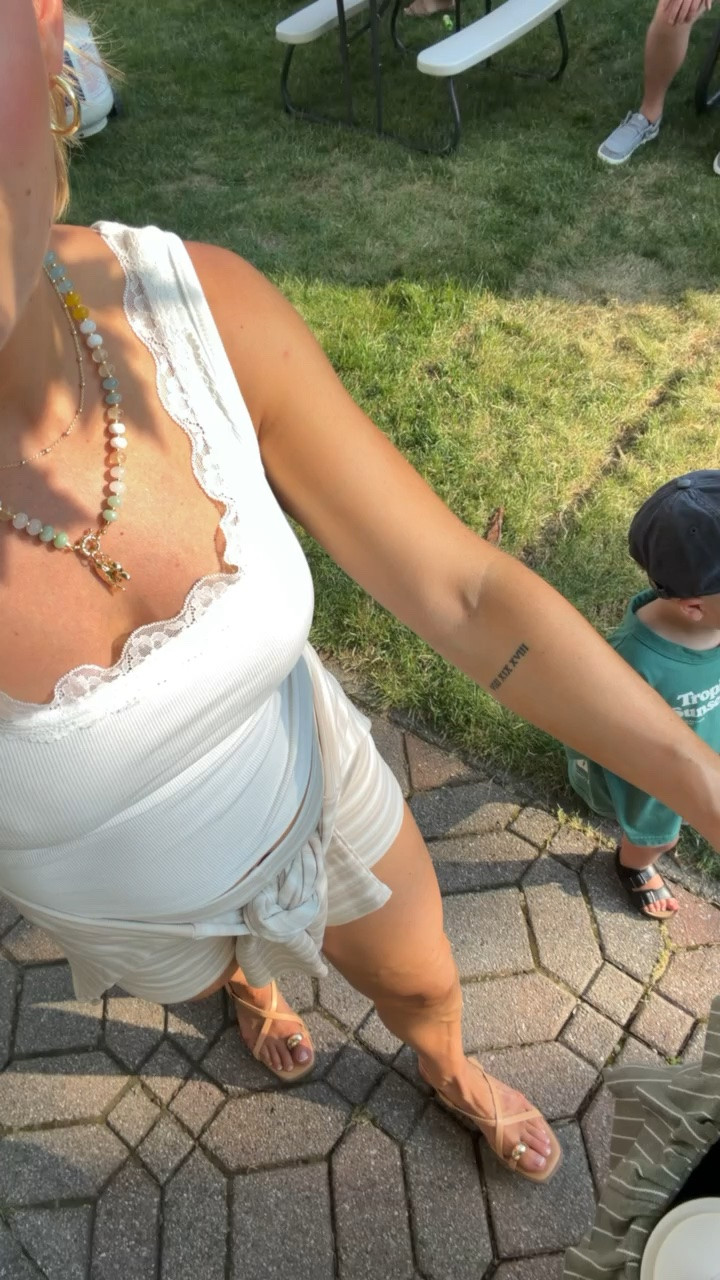 Super simple OOTD! 

Wearing everything in a size small.

Mom life, active mom, postpartum, ootd, weekend vibes, weekend outfit inspo

#LTKootd #LTKmomlife #LTKActive