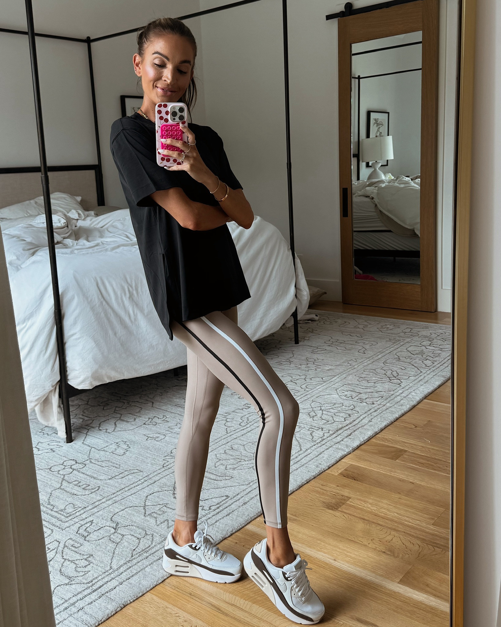 love a good basic tee that’s also legging friendly! 👏🏻 lightweight and really soft, too! also included in the sale! 🖤

#LTKSaleAlert #LTKFitness