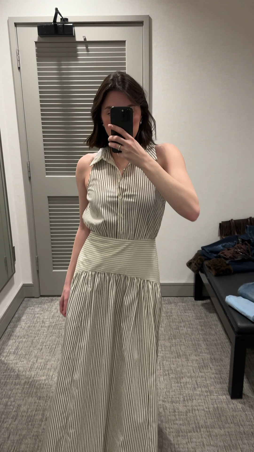 wearing a size 4 

#staud #summerdress 