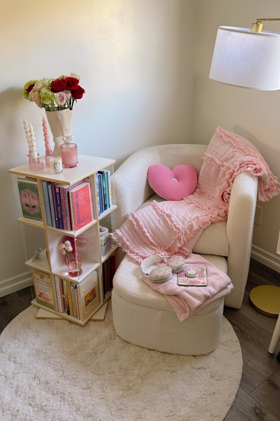 Reading corner setup

Kindle stand, reading chair, book corner, kindle gadgets, reading gadgets, pink decor, valentines decor, pink room, heart pillow, pink blanket 

#LTKHome #LTKFindsUnder50 #LTKSeasonal