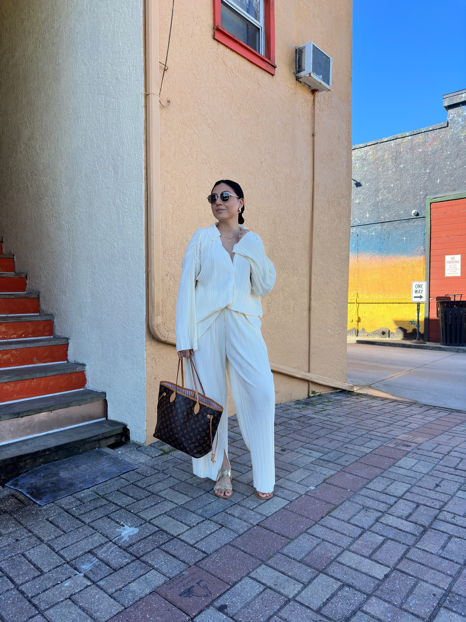 This set is FAB 😍 the color is like a whitish light cream pearl color. IM OBSESSED with the pleated detailing of this set. It looks so lux compared to how much it costs - which is $50 btw. It’s an outfit you can dress up or down, wear separately or as a set. 


@zeagoo.official @zeagoo_boutique
#zeagoo#zeagooclothes


#LTKSpringSale #LTKstyletip #LTKMostLoved