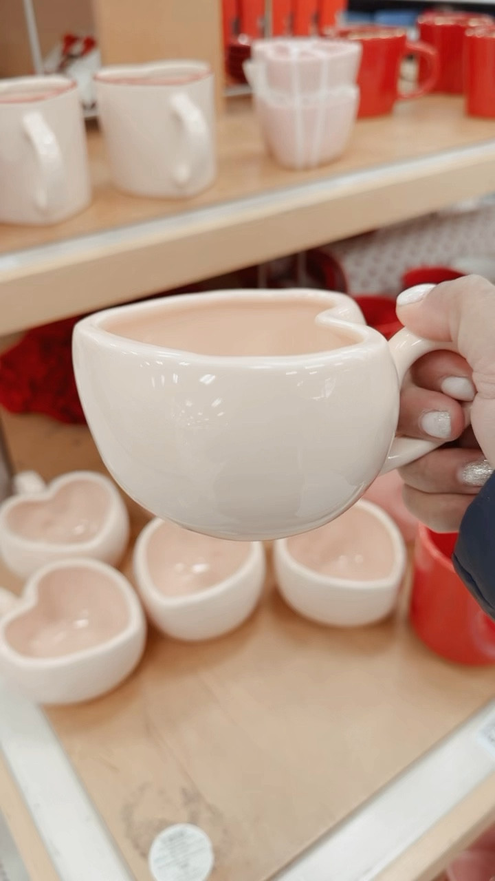 Valentines Day home finds 💗💕💗

#LTKHome #LTKSeasonal #LTKGiftGuide