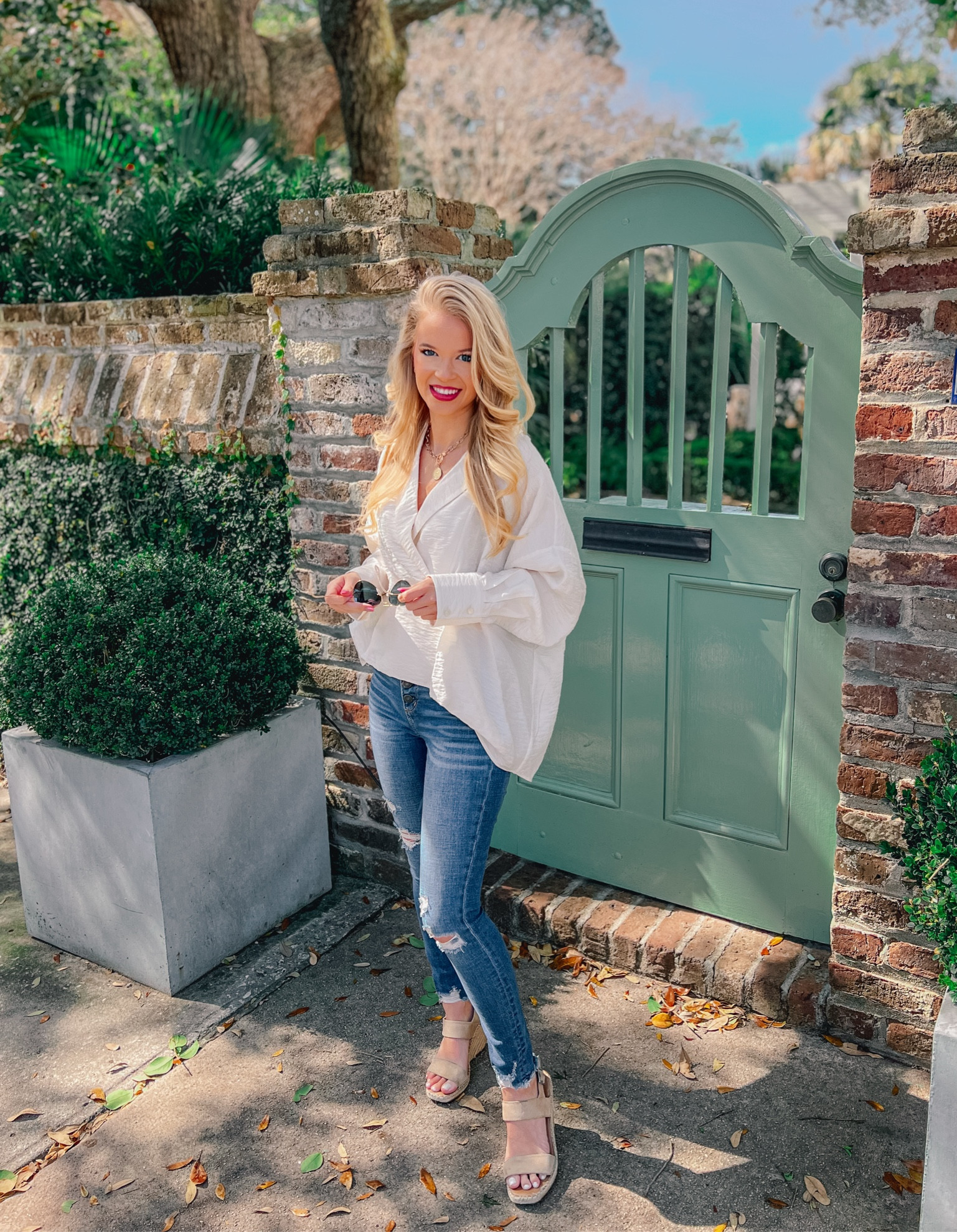 Long sleeve blouse spring outfit casual jeans walking stroll Charleston ootd petite 

#LTKPetite #LTKFindsUnder100 #LTKFindsUnder50