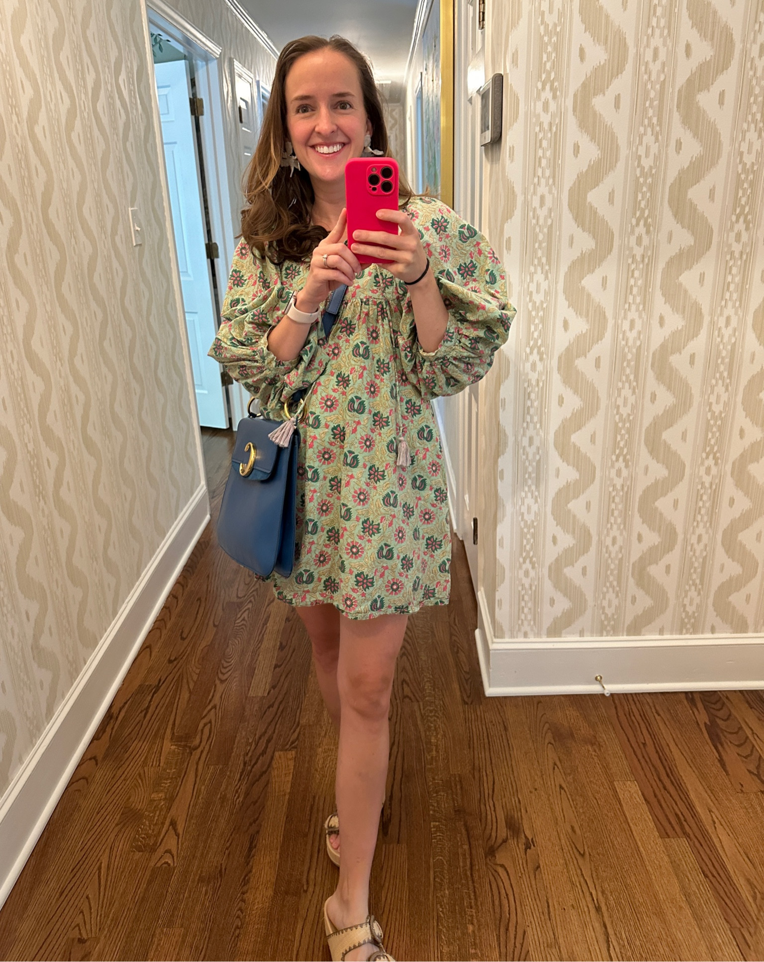Old fav Mille dress with my favorite earrings (I’ve worn approx 200 times!) and shoes of the summer. The Chloe bag is a fav too 💙