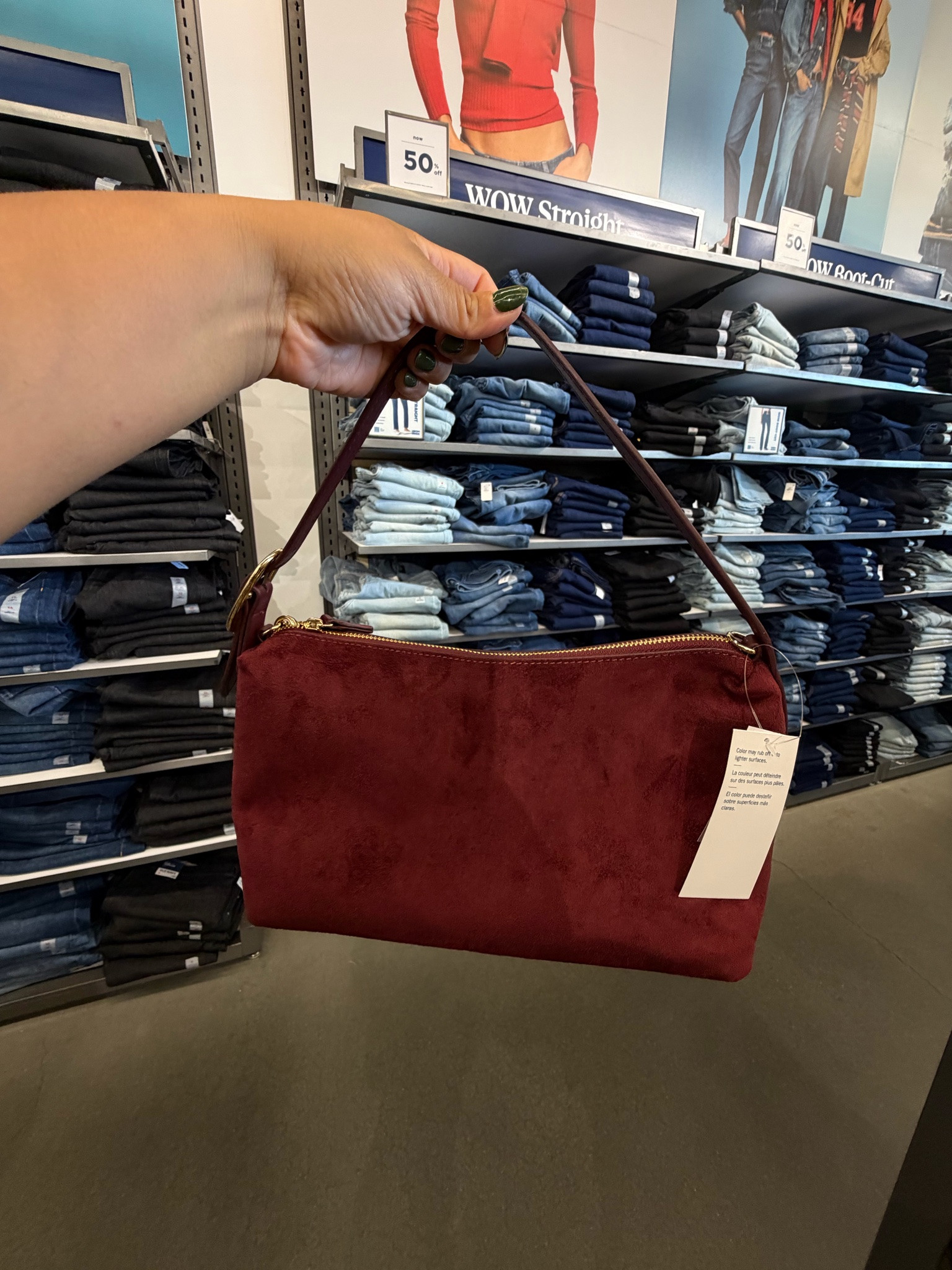 Old navy bag that is under $20

#LTKSeasonal #LTKSaleAlert