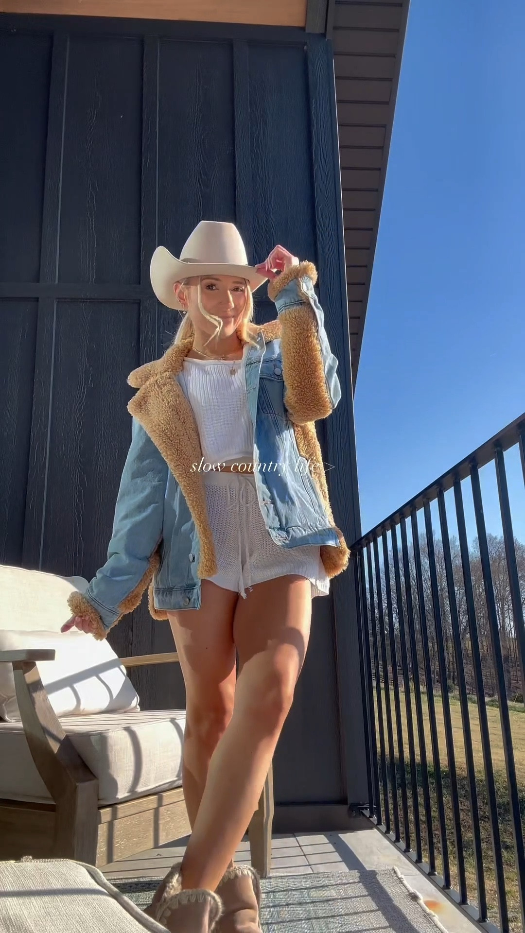 won't be convinced that the city life is better than this 🍃🧺🌾🐄🐓


#homestead #farmlife #farmlifebestlife #lifeonland #farmlife 
#farmhouselife #cottagecoreaesthetic
#slowliving #slowlivingforlife

#LTKHome #LTKStyleTip #LTKFamily