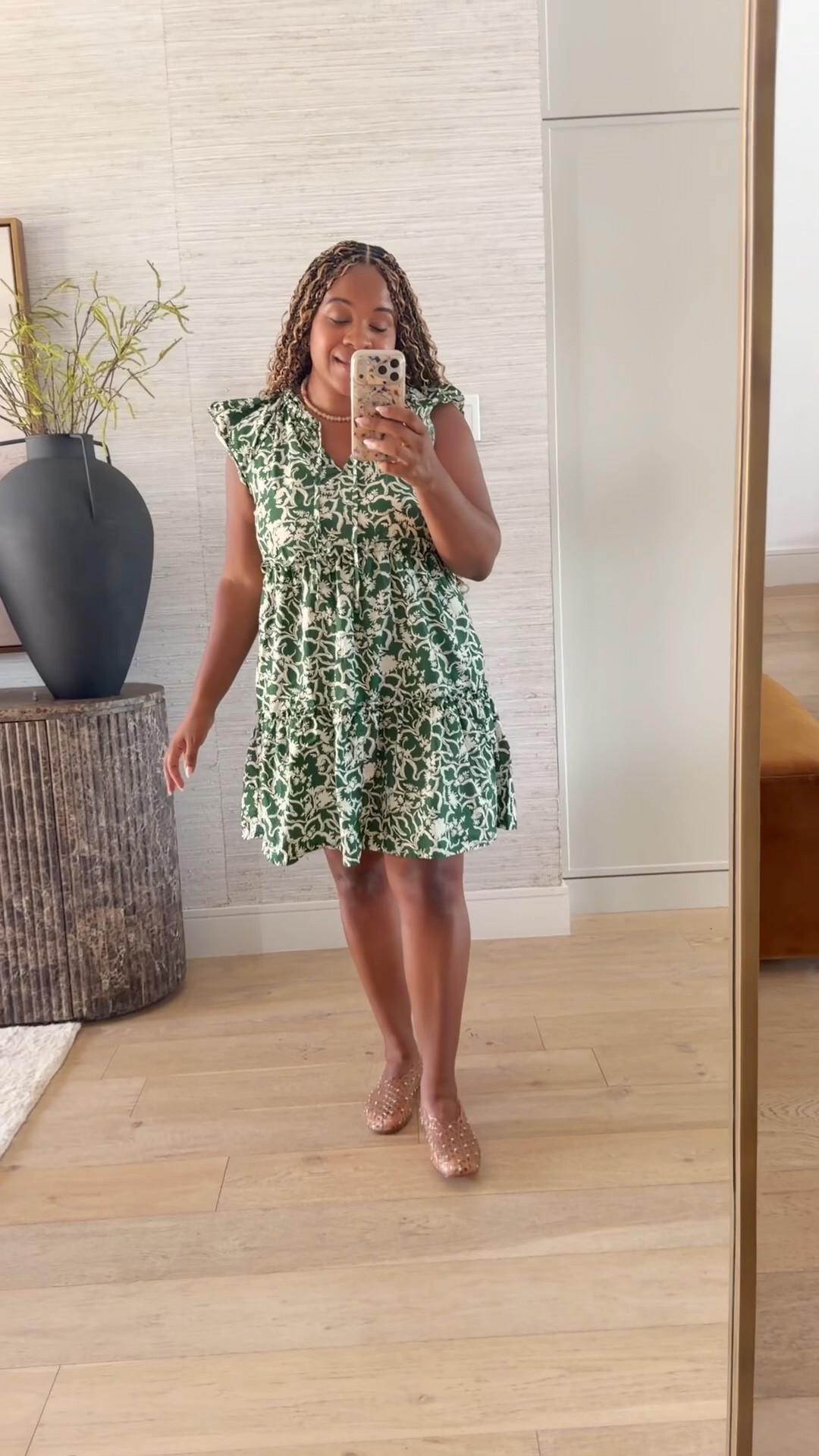 Walmart dress is so flattering and $23

#LTKMidsize