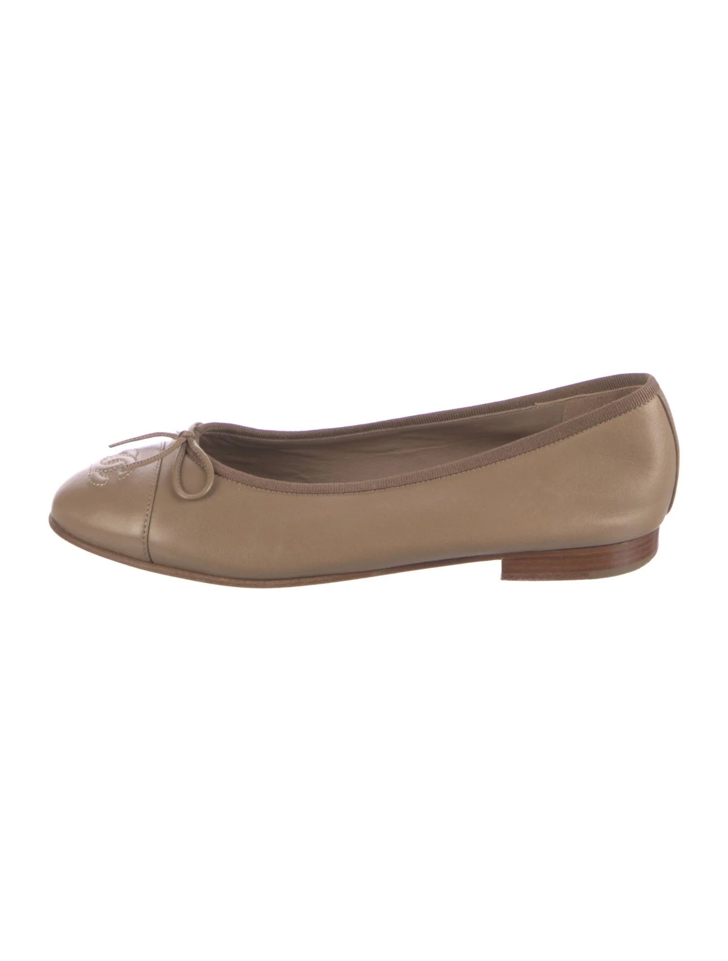 Interlocking CC Logo Leather Ballet Flats | The RealReal