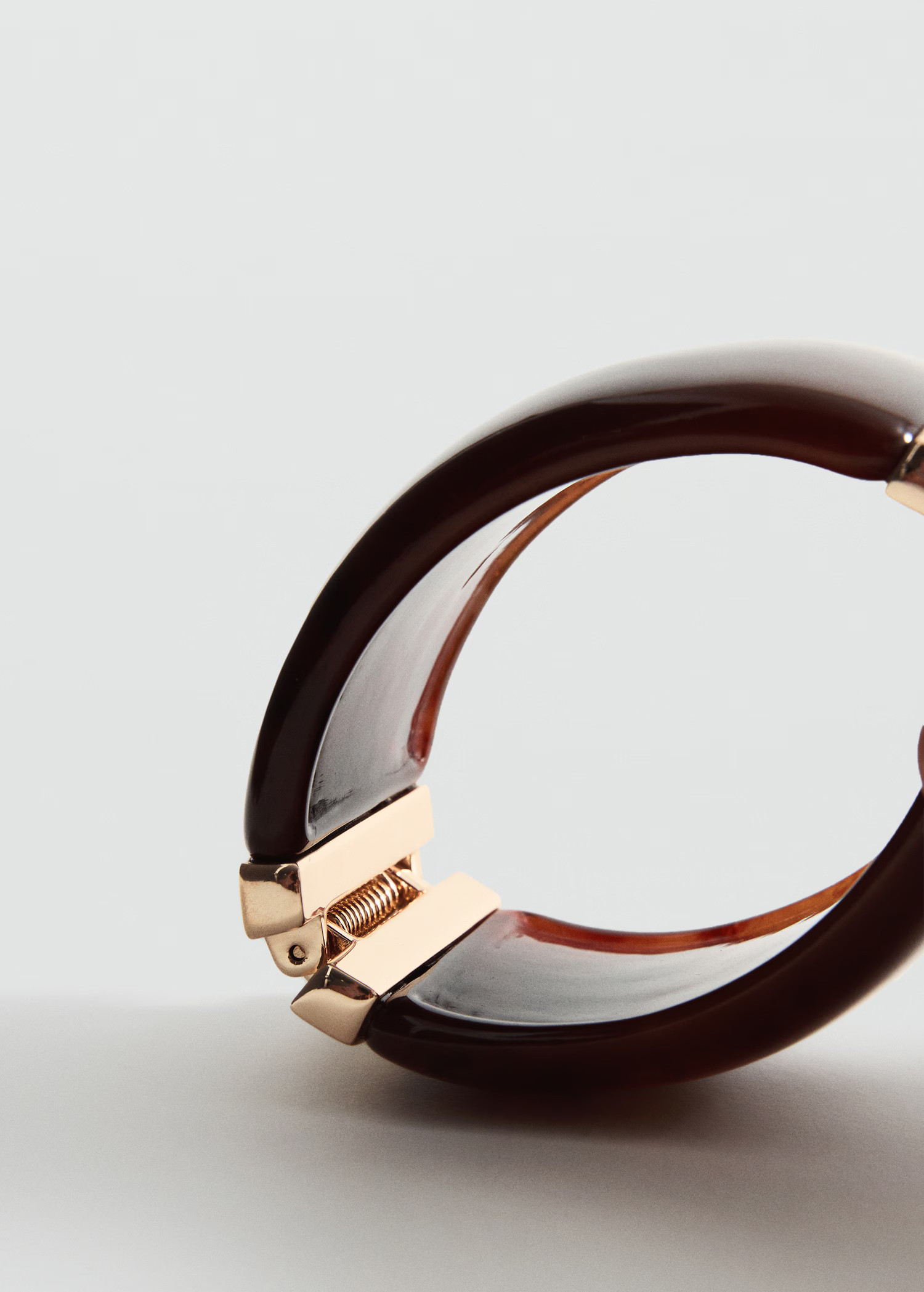 Resin cuff bracelet | Mango (US/MX/AU)