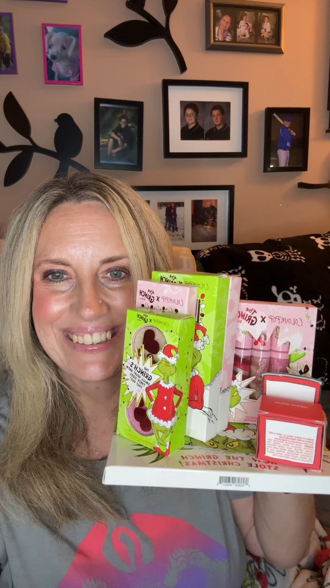 Y’all! My awesome hubby bought me the new @ColourPop Cosmetics #Grinch makeup collab. #unboxing #Part 1

#LTKGiftGuide #LTKHoliday #LTKBeauty