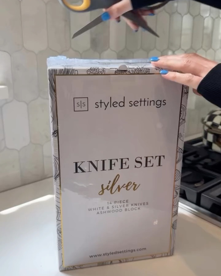 Unbox my new amazon knife set with me 🔪

#home #kitchen #amazonhome #amazon #knifeset #kitchenknives 

#LTKFindsUnder100 #LTKStyleTip #LTKHome