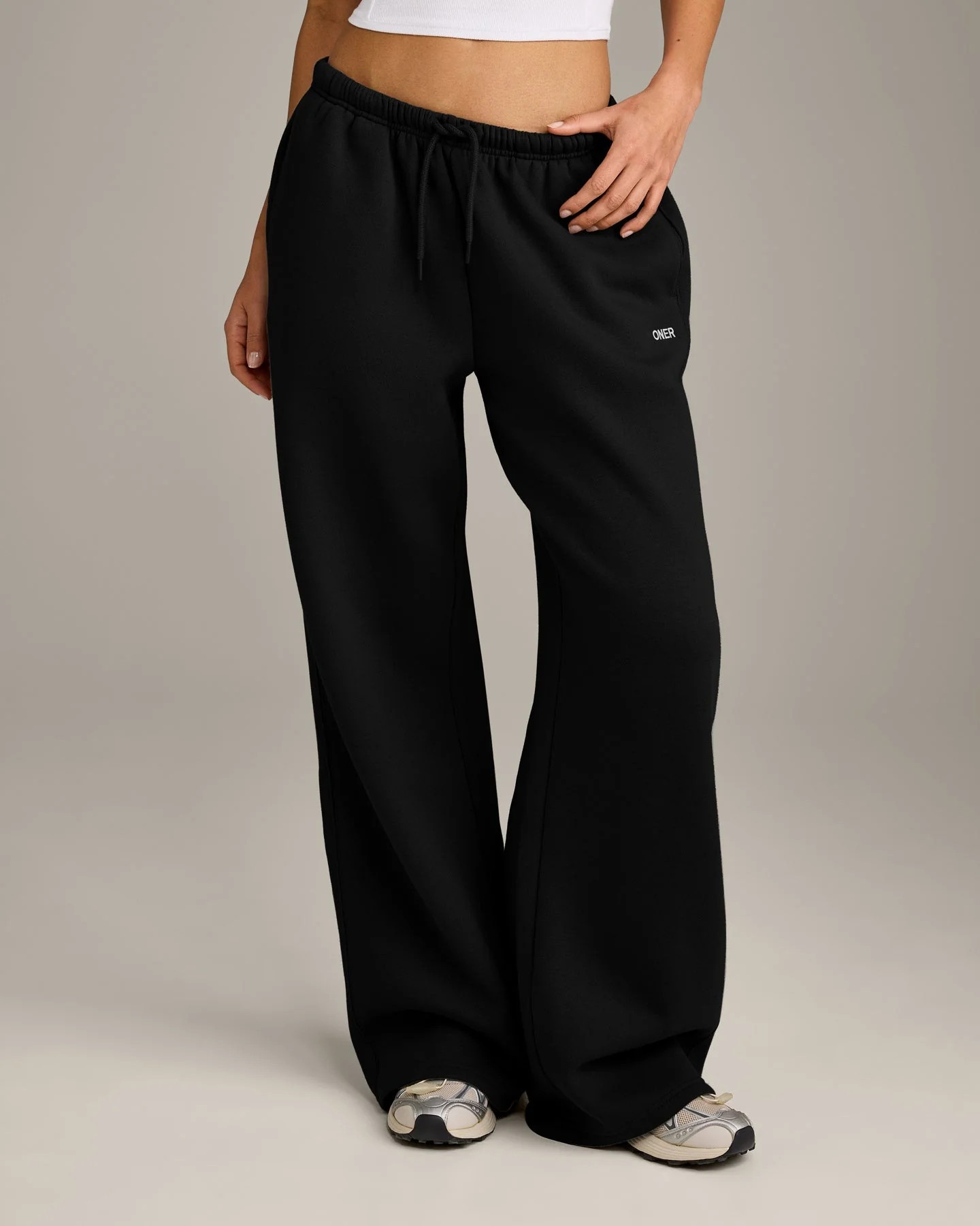 Foundations All Season Straight Leg Sweatpants
Black | Oner Active (UK / US)