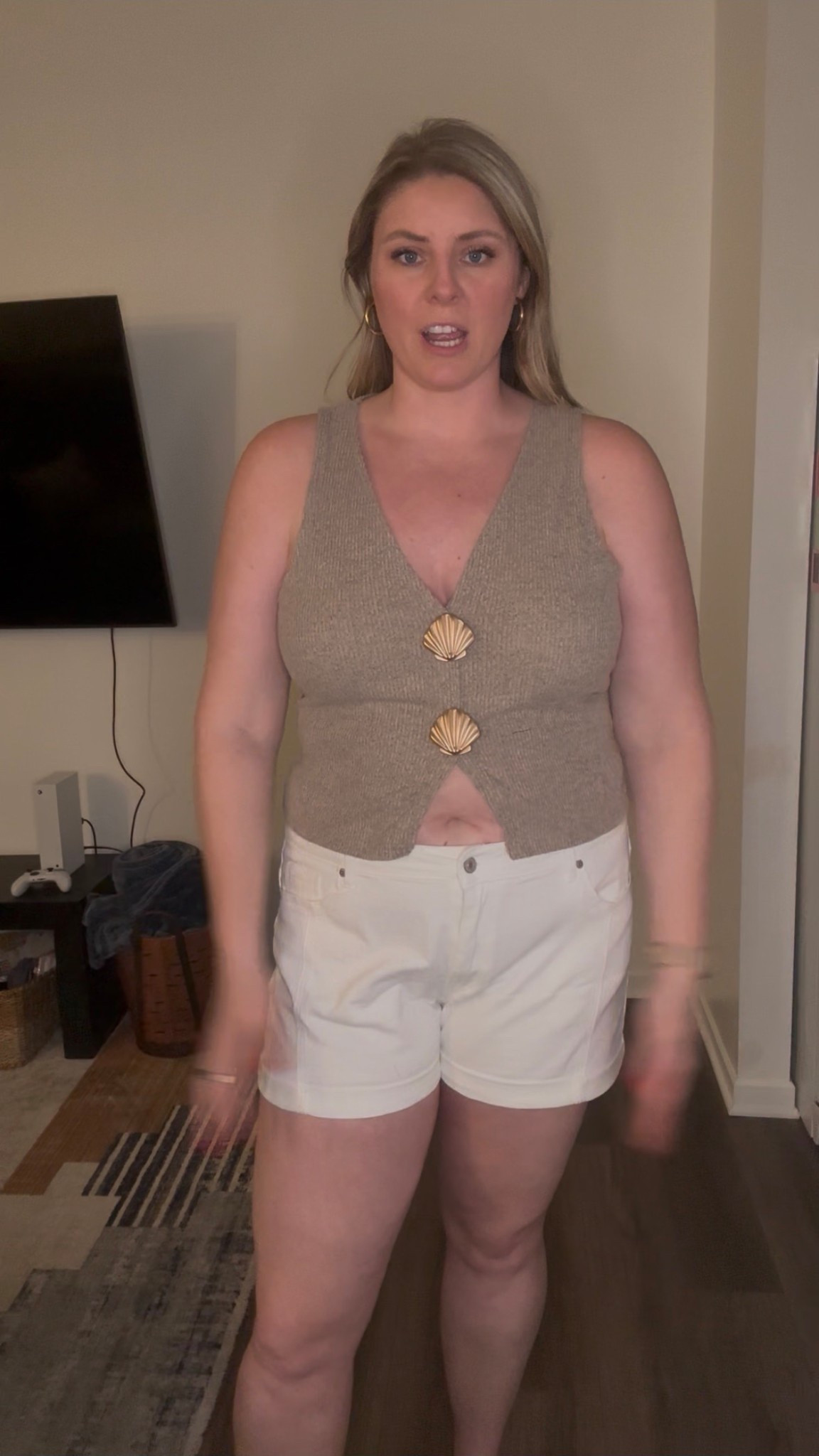 Listen, this vest doesn’t look great on me, but I think it would look adorable on the right person. 

plus size fashion, mid size fashion, affordable fashion, button down, spring fashion, summer fashion 