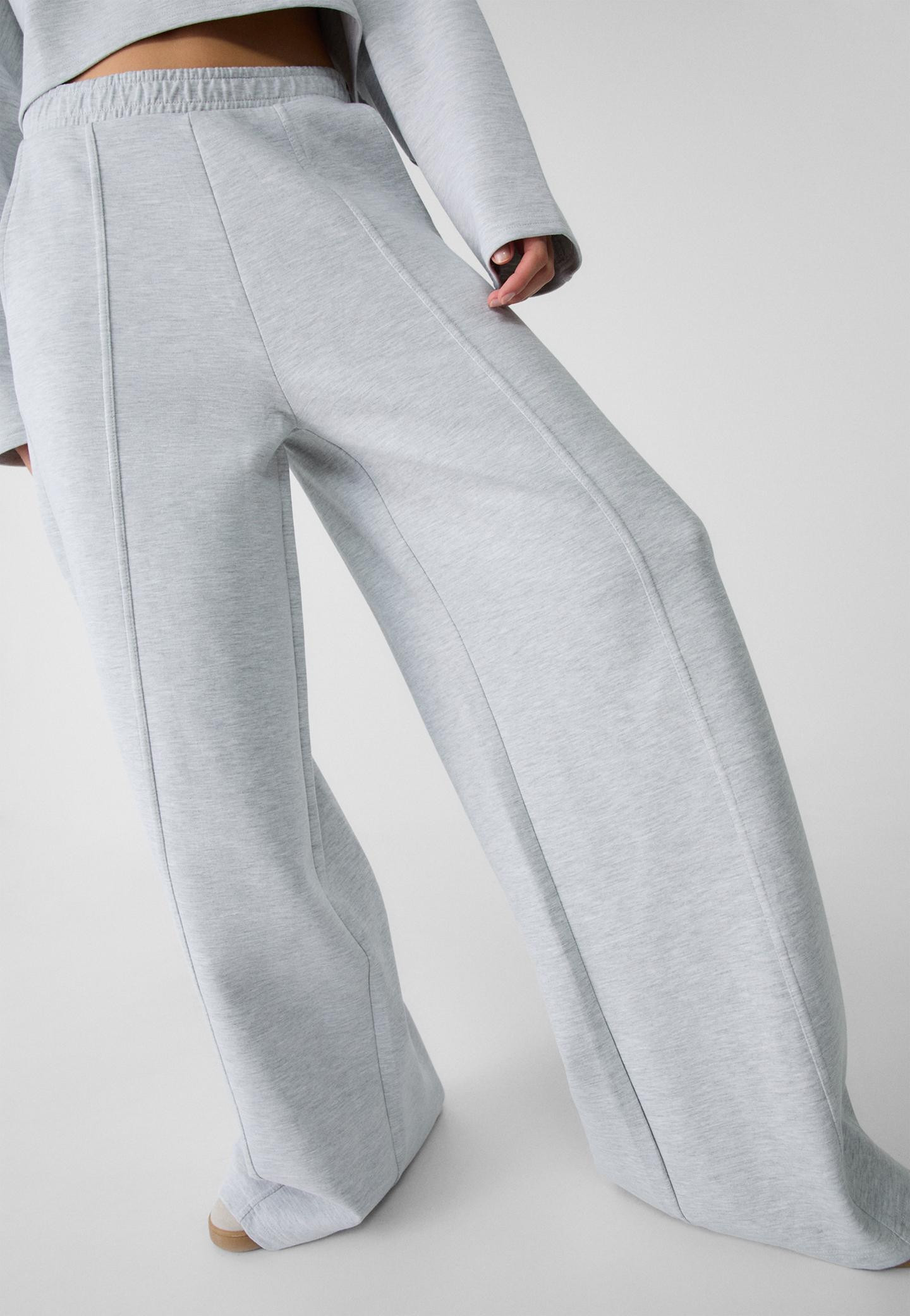 Soft-touch wide-leg trousers | Stradivarius (UK)