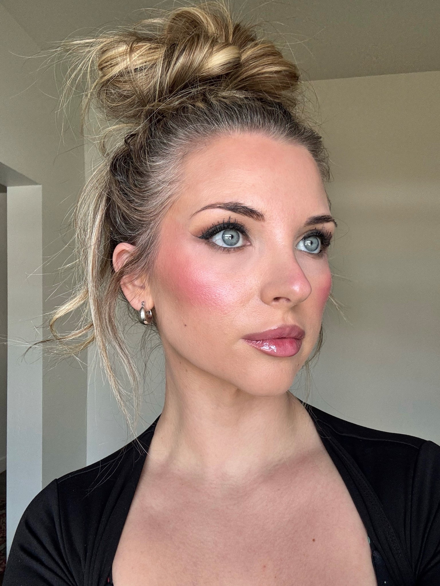 Soft glam but make it elevated ✨
This is my go to when I want to look put together without trying too 💗 Everything is linked in my LTK!

#LTKbeauty #LTK #LTKmakeup #softglam #everydayglam

#LTKmomlife #LTKBeauty #LTKgrwm