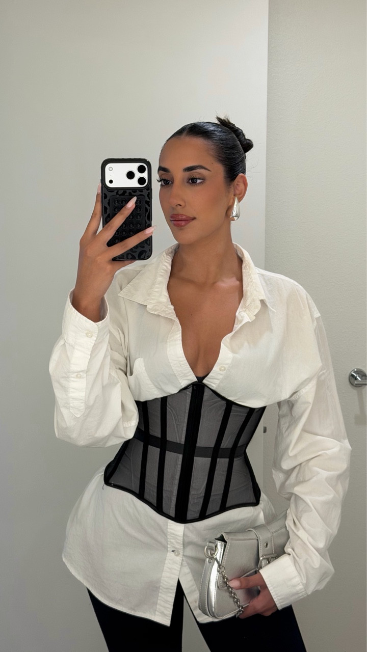 The corset obsession continues

#stylediary #nightoutfit #howtostyle

#LTKgrwm #LTKootd #LTKNYFW