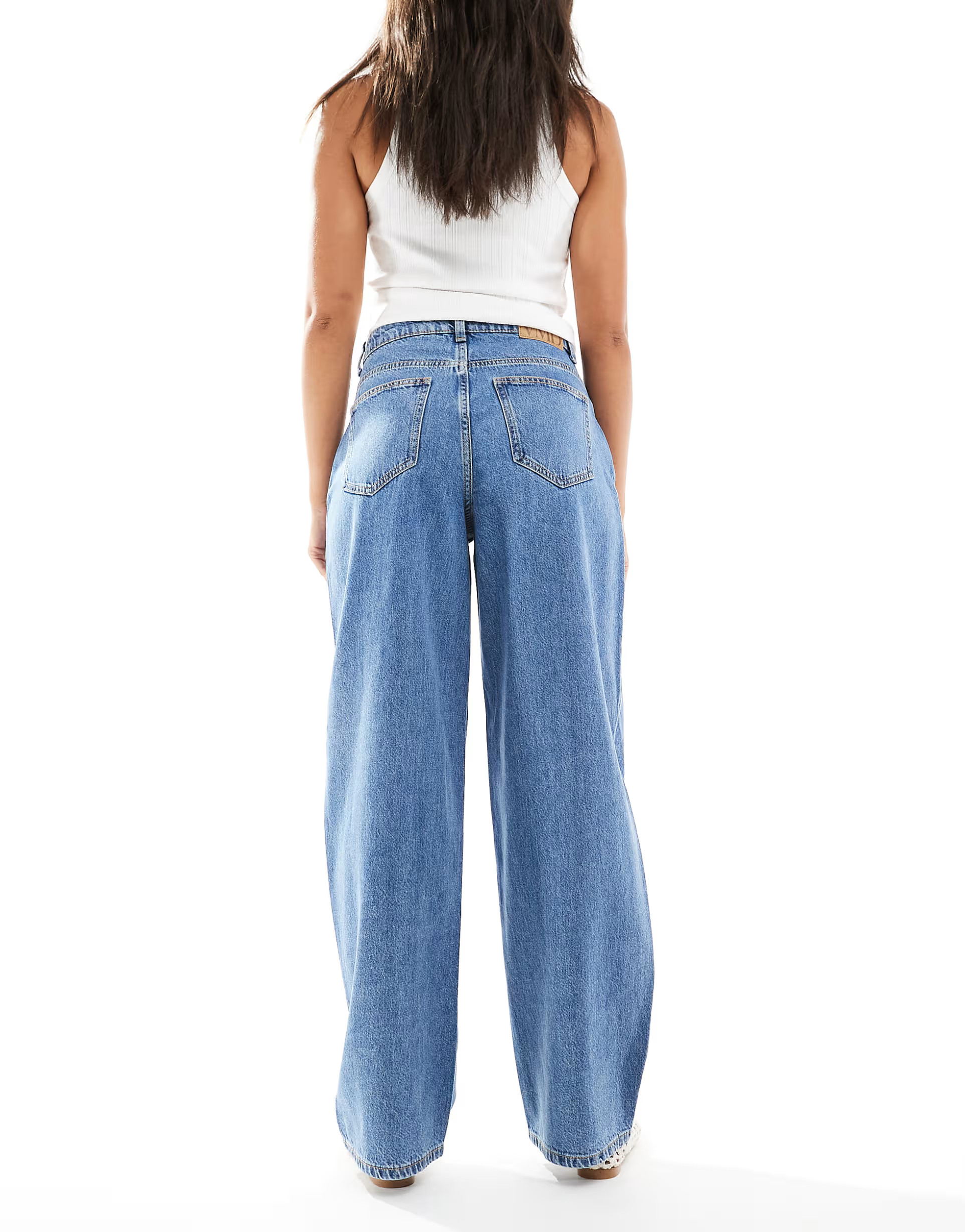› Vero Moda – Barrel Leg Jeans aus mittelblauem Denim | ASOS (Global)