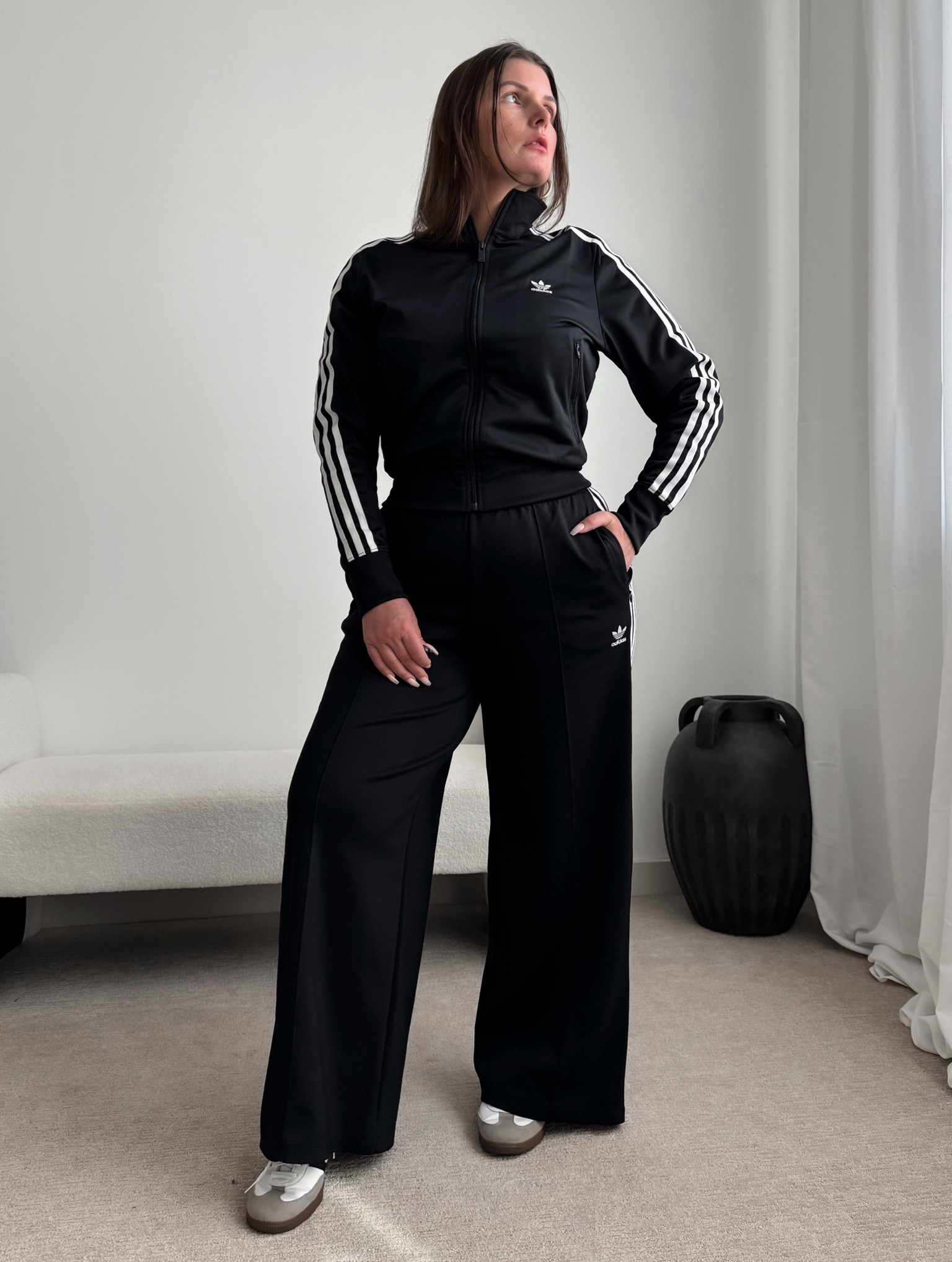 Adidas pant set runs tts 



#LTKGiftGuide #LTKHoliday #LTKCyberWeek