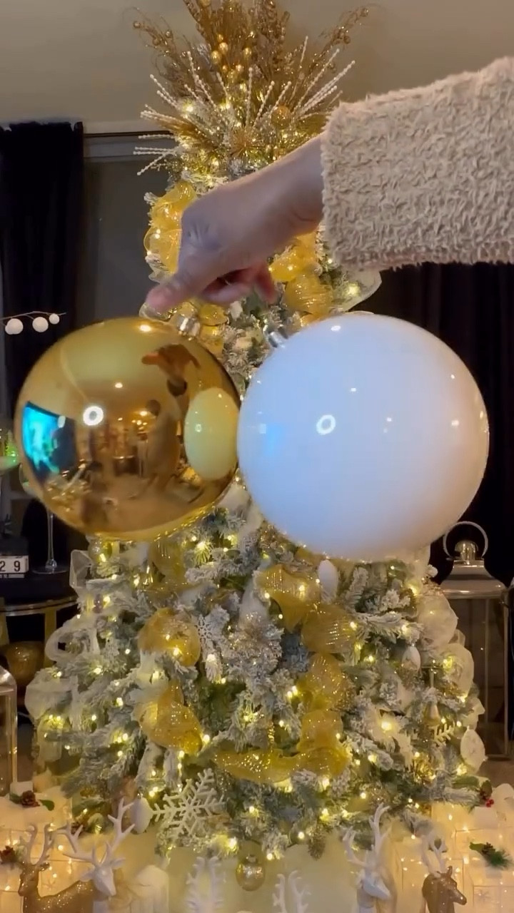 Type CHRISTMAS for the link to shop holiday decorations! 
It’s almost TIIIIMMMMMEEEE🎄
 

It’s 75 days until Christmas!! 🌆 🎄

My 8 foot tree is on sale right now, get it before it’s sold out! 

#christmas #kingofchristmas #christmastree #cornerofmyhome 
#christmasdecorations #1111 
#3 #christmaslights #homedecor  #tistheseason #seasonsgreetings #itsthemostwonderfultimeoftheyear