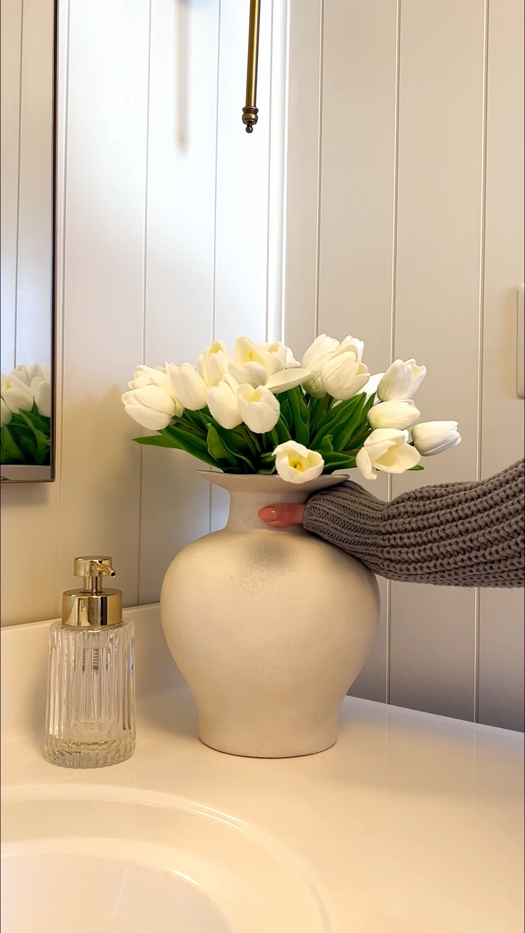 Winter blues? These faux tulips from Amazon = an instant mood boost. 🥺🌷

#amazonhomefinds #amazonfinds #springflorals #cozyhomes #bathroominspo

#LTKFindsUnder50 #LTKHome