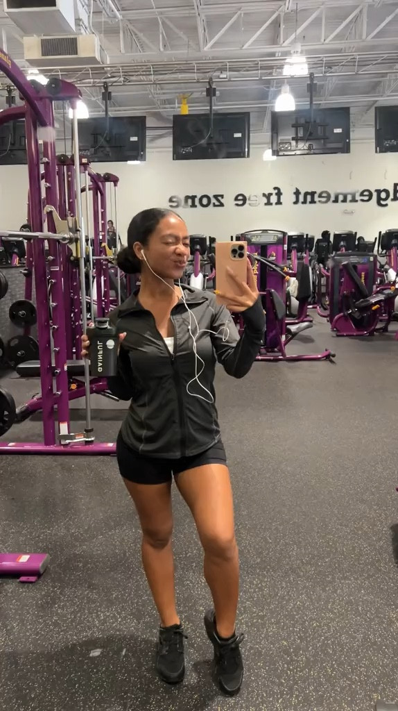 Gainful continues to help me stay on track with my body goals and wellness lifestyle as a vegan. You can find all of these supplements linked in my LTK 
Happy Gains
@Gainful Performance
Nutrition #makeitgain #likektit @shopltk #ad
