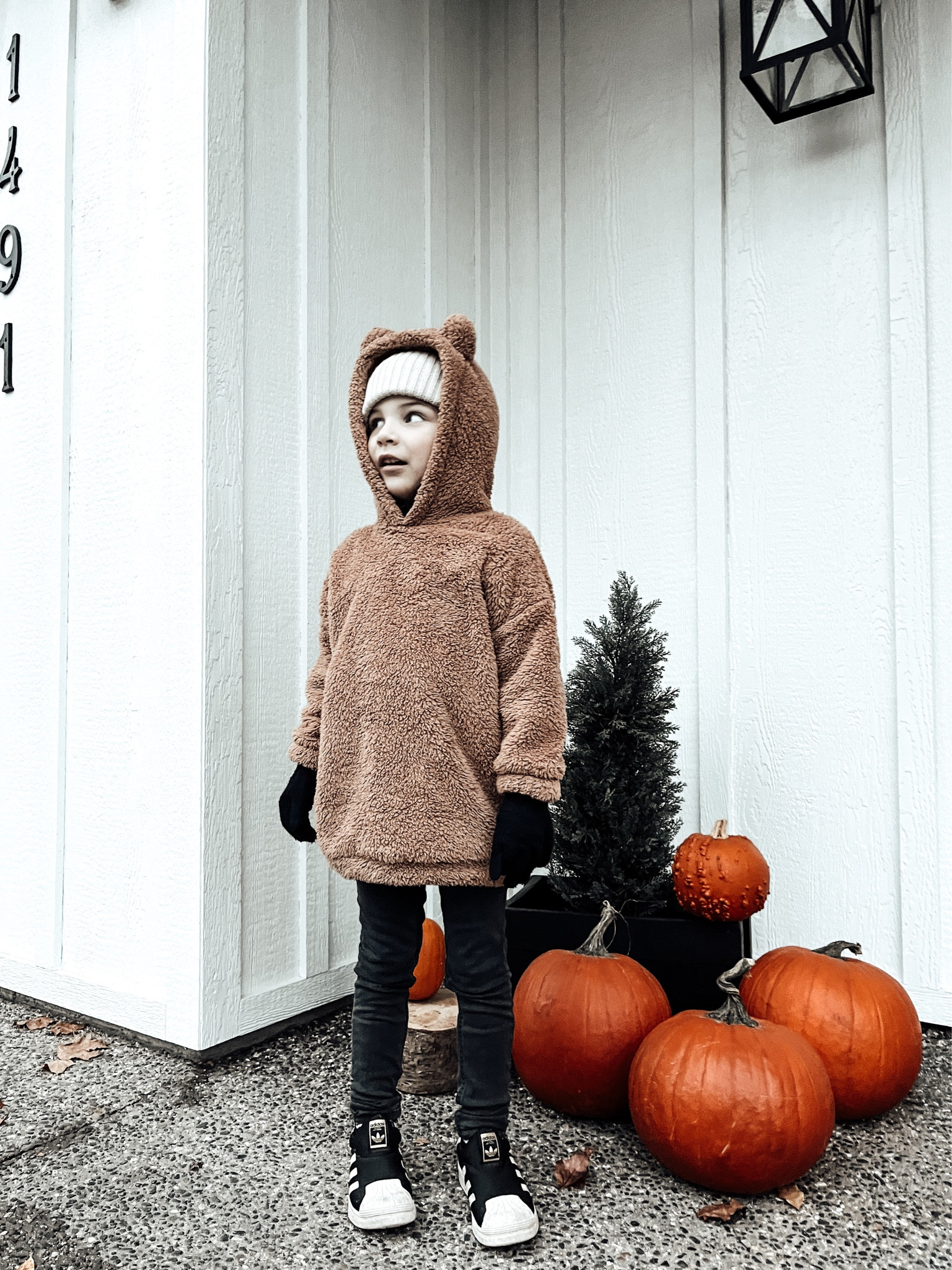 K I D S / this beige furry teddy hoodie is SO cute & comfy. Jade’s fave 💯

“I like the one where I’m looking away” 📸☺️ my lil creative 🥰

Kindergarten Girl Fall Outfits 


#LTKshoecrush #LTKkids #LTKsalealert