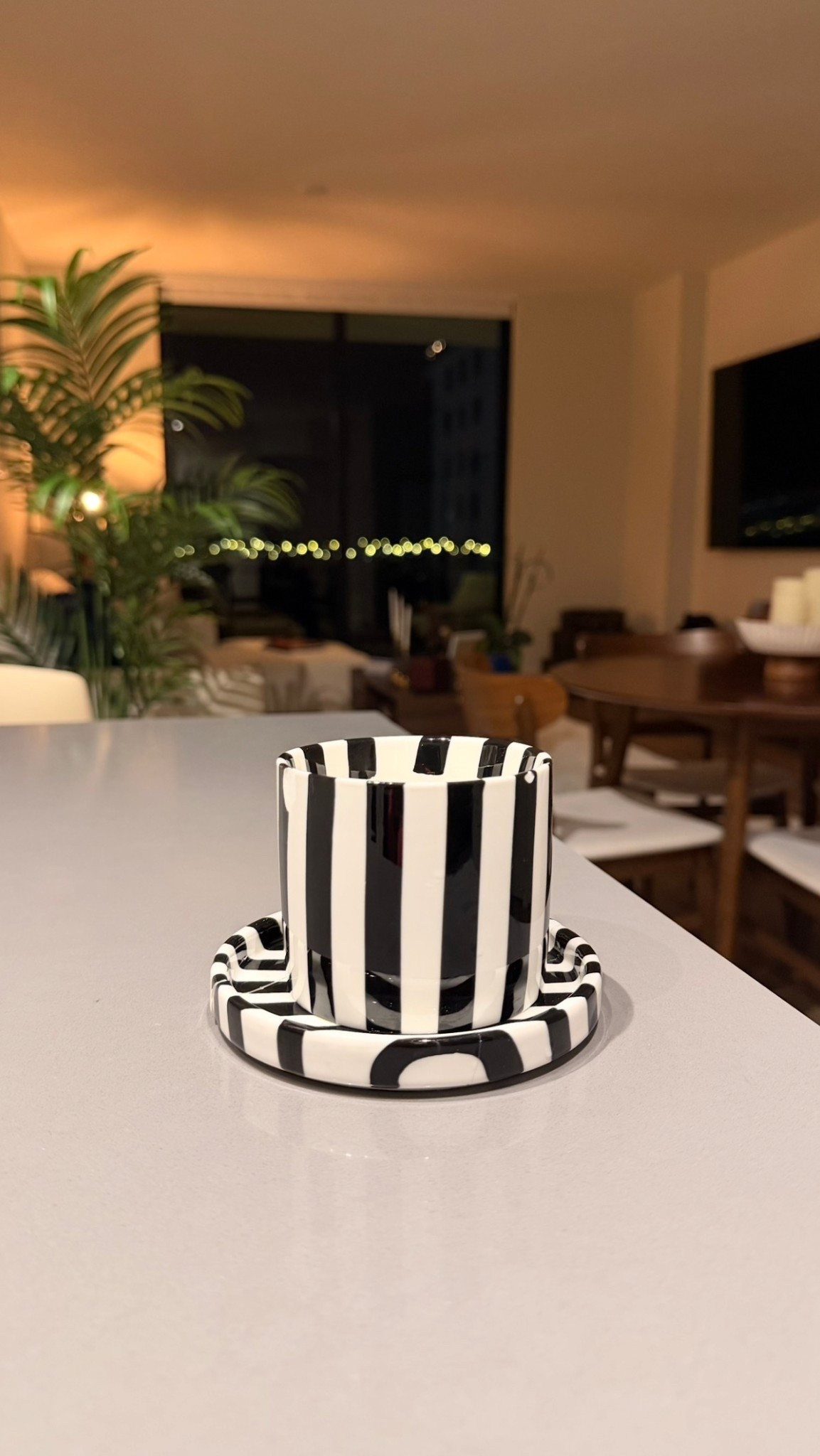 Los pequeños detalles hacen la diferencia. Esta pieza simple y delicada transforma cualquier noche de té.

#LTKActive #LTKOver40 #LTKHome