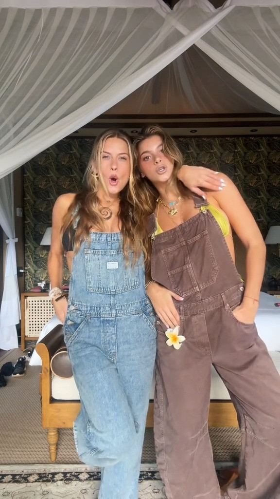 costa rica fit check🌺 

 

#LTKStyleTip #LTKTravel