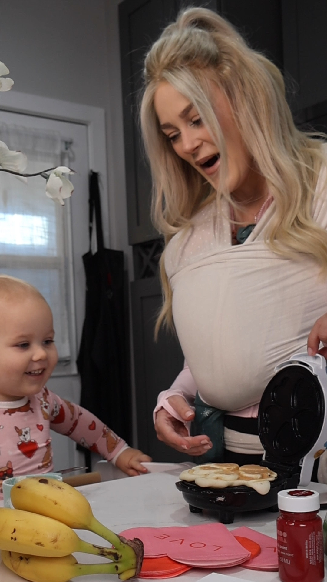 valentines wafflecakes & crafts with my mini ❤️


toddler arts and crafts
waffles or pancakes 

#LTKBaby #LTKKids #LTKFamily