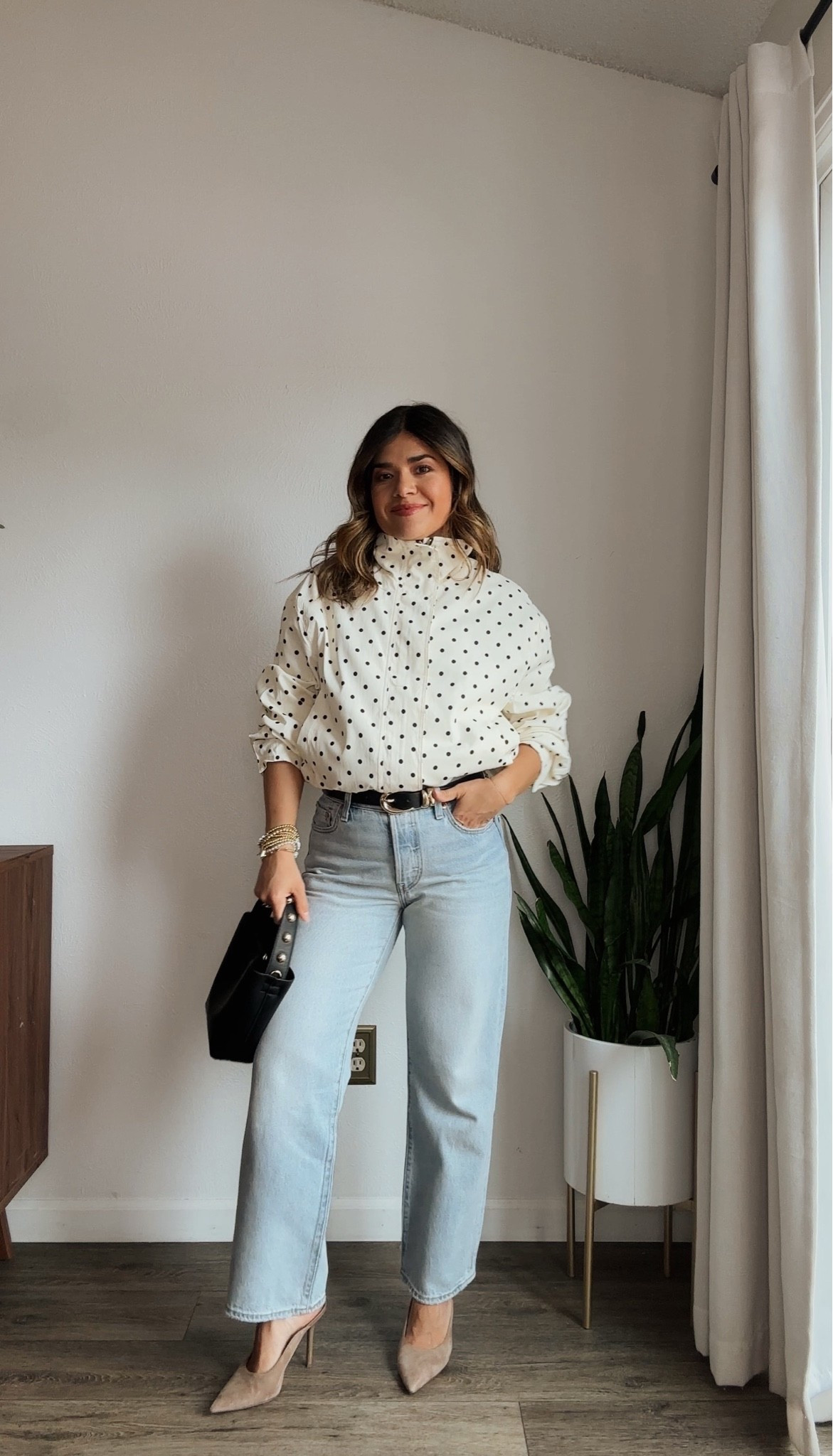 The jeans I can’t stop wearing! These are the wide leg lightweight women’s jeans by @levi ✨👏🏼👖 The perfect pair of lightweight jeans for this time of the year! The wash is perfection! They run tts, order your regular size! 
But two and get them for $55 each!! Such a good deal!!
Jacket size small
Jeans size 25/28

#LTKootd #LTKSeasonal #LTKSaleAlert