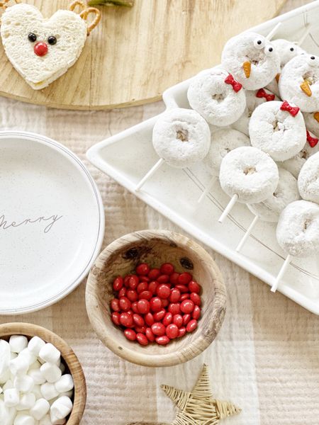 Save these cute Christmas snack ideas for your next gathering! #walmartpartner 

Check it out at the link in my bio. New customers can use promo code TRIPLE10 to save $10 off their first three pickup or delivery orders. $50 min. Restrictions & fees apply.​ ​@walmart #walmartgrocery #walmartholiday