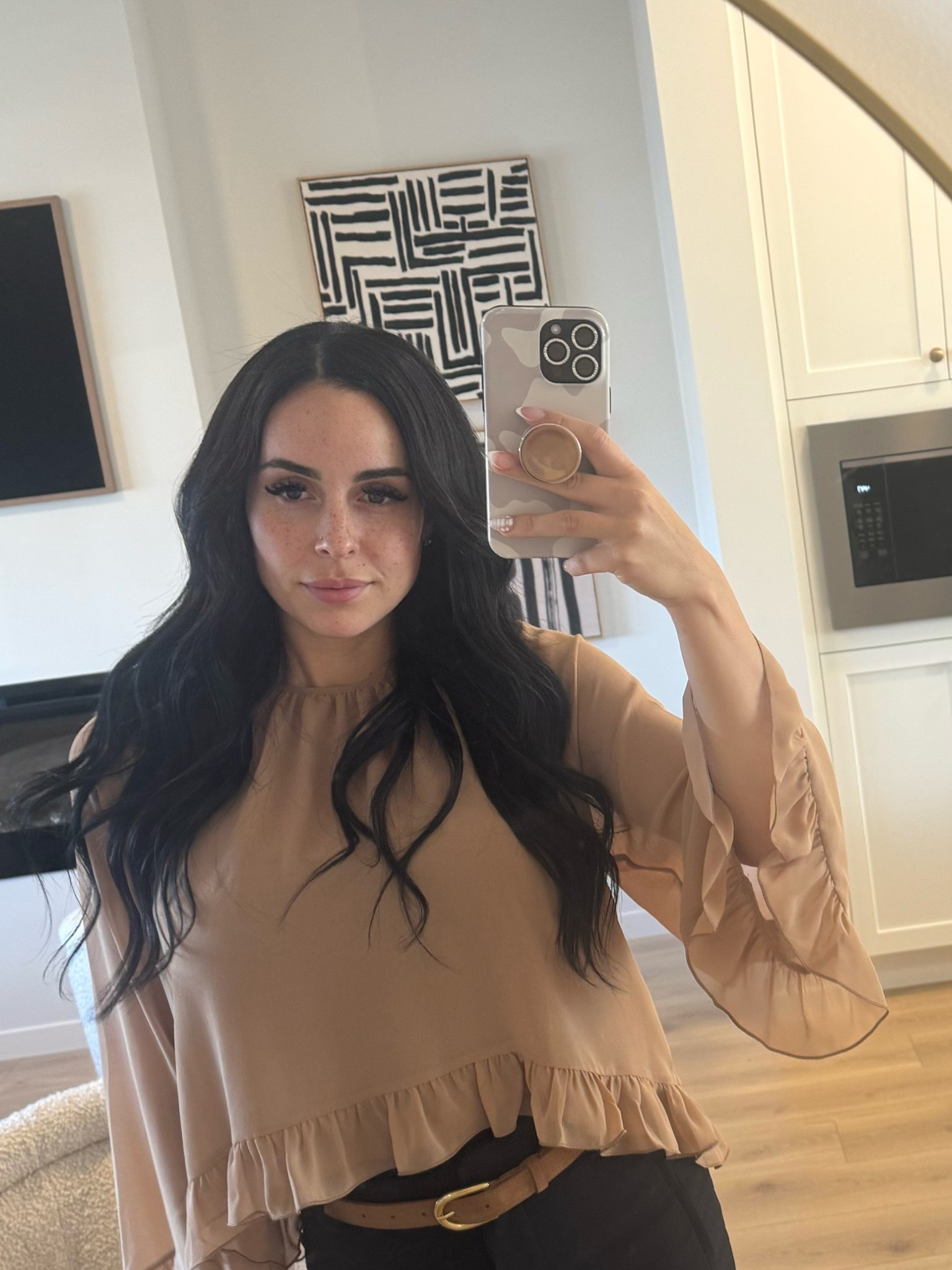 Spring blouse ✔️✔️✨

Aritzia spring blouse and matching belt 💛💛🌻

Blouse : Gossamer blouse Wilfred ✨

Belt: Accent solid brass suede belt ✨

#LTKcanada #LTKstyletip #LTKspring