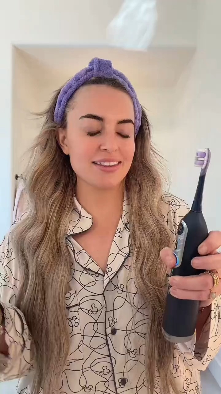 As a lazy girl, I'm not doing anything that takes extra time if I can help it 😂😂 so if something can do more than one thing, I'm already sold and I think @Soocas Official flossing toothbrush might actually be it 😍😍 

 #LTKgrwm #LTKmorningroutine #LTKselfcare