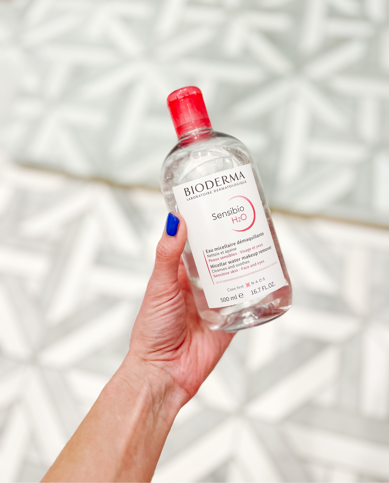 The only thing I will use to remove my makeup / this is a game changer & gives you such a glow!!!
Skincare
Skincare routine 
Makeup 
Toner 
Cleanser
Makeup remover 

#LTKbeauty #LTKunder50 #LTKtravel