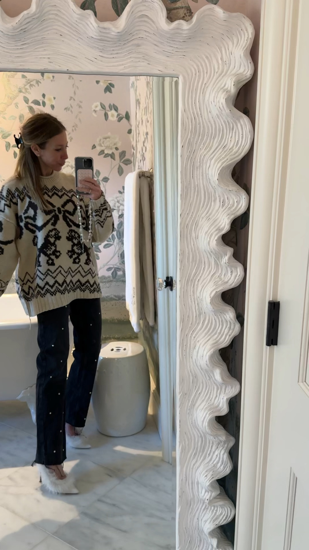 Sweater restock! Love this outfit-maker. Wearing a medium but could have gotten XS or small (it’s oversized by nature). Fun jeans are old Zara but tagging similar. 