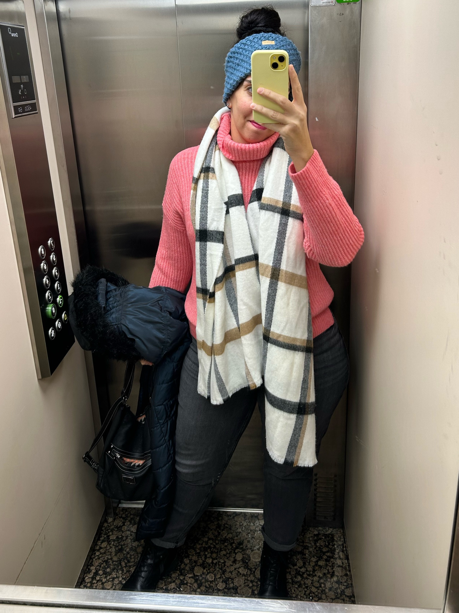 Busy mid size mum everybday look!

#ltkmum #ltkgift

#LTKeurope #LTKmidsize