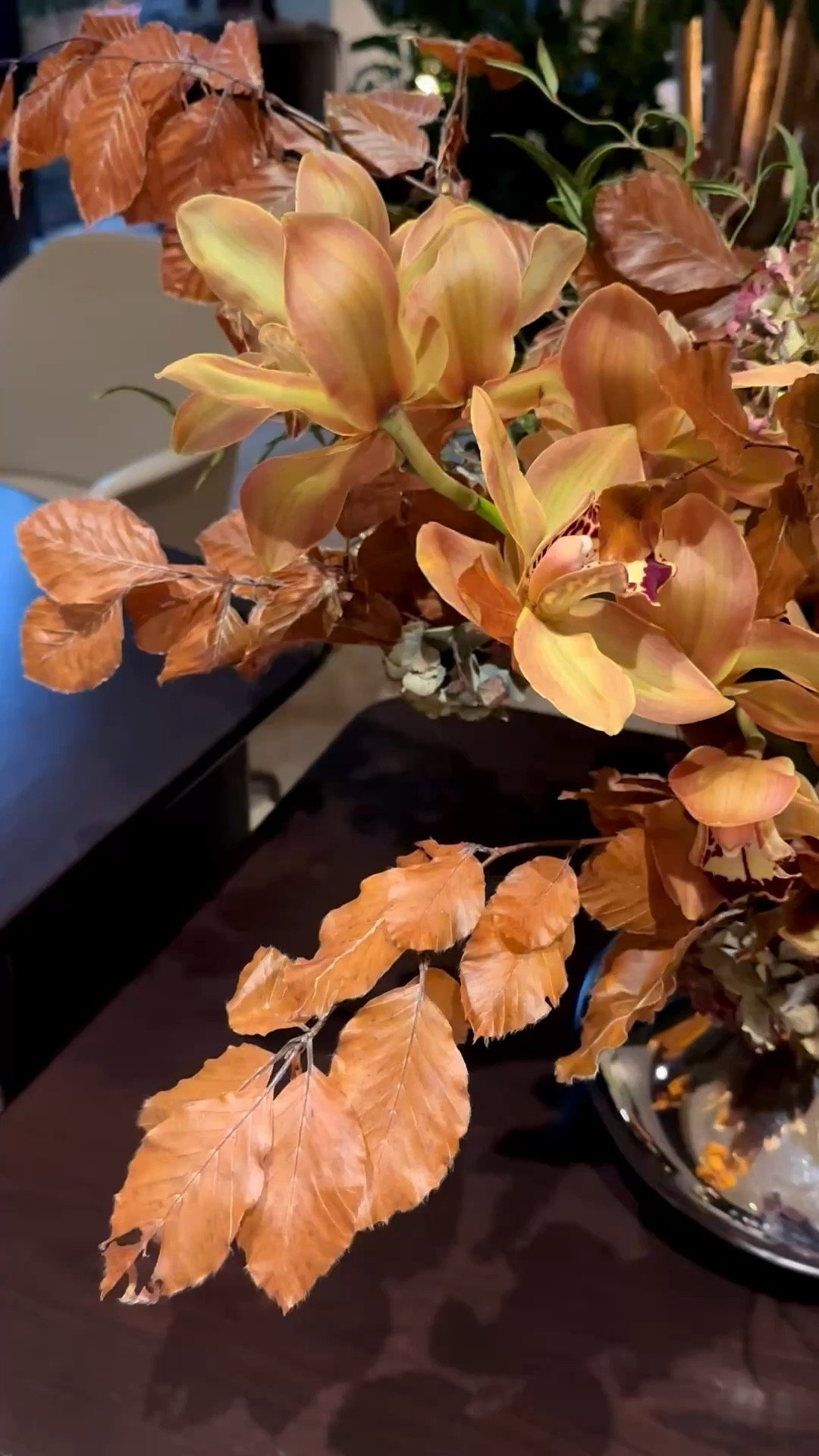 Autumn magic in a vase — a little cozy, a little wild, perfectly fall. 🍂🌻”l

#FallVibes #CozyHome #FloralArrangement #AutumnStyle #SeasonalBeauty


#LTKHoliday #LTKHome #LTKGiftGuide