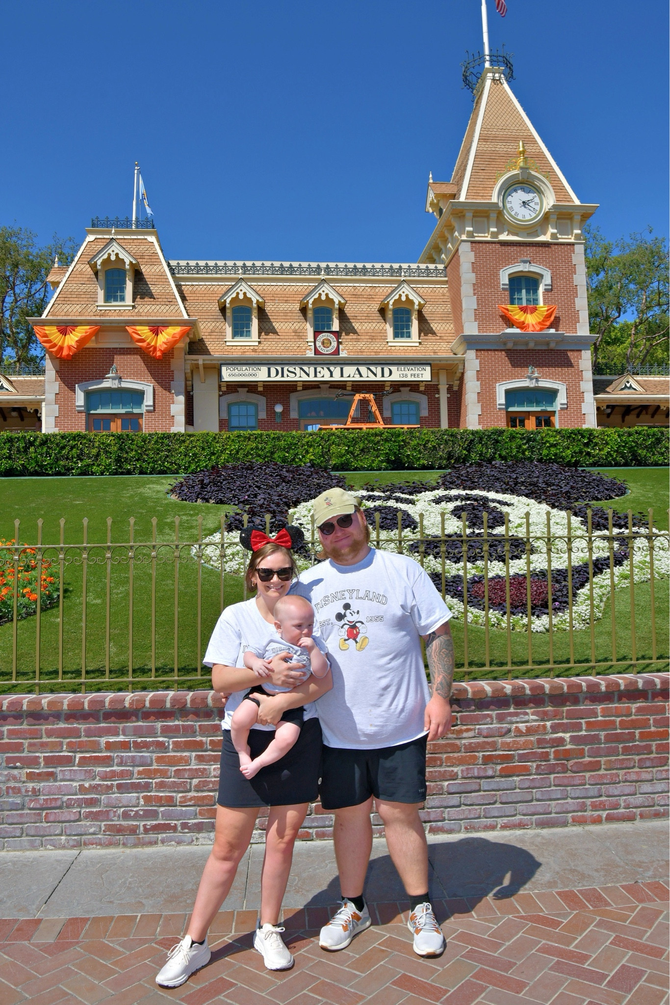 Disney outfits 
Family outfits 
Matching 
Disneyland 
Comfy 
Athleisure 


#LTKfindsunder100 #LTKtravel #LTKfamily