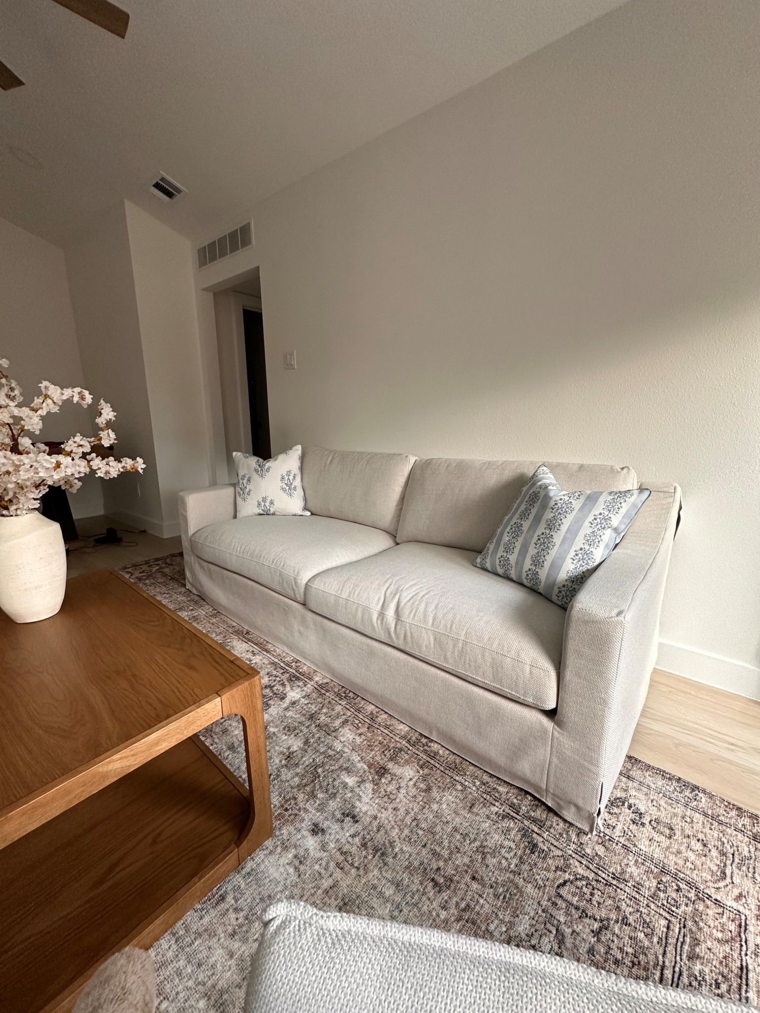 this couch is under $550!!!#LTKSpringSale

#LTKWatchNow #LTKHome