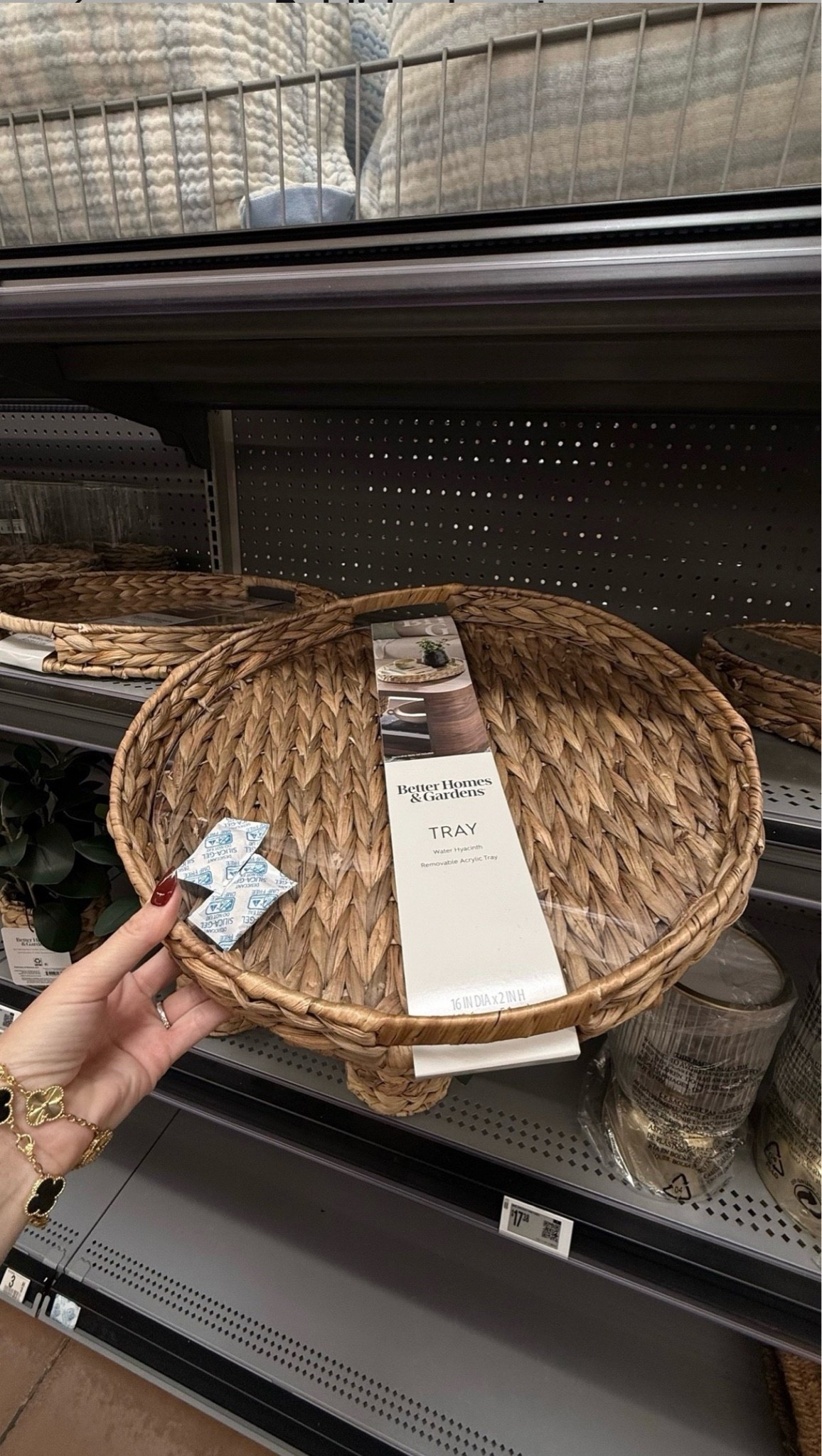 Serving effortless luxury on a budget 🤎 from @walmart

Better Homes & Gardens 16-Inch Natural Water Hyacinth Decorative Tray with Clear Acrylic Insert

#WalmartHome #LTKFinds #AffordableHome #LivingRoomInspo #HomeStyling #CozyHome #NeutralDecor #ModernOrganic #InteriorInspo #HomeDecorFinds #BudgetDecor #WovenDetails #ChicHomeStyle #LTKUnder100

#LTKHome