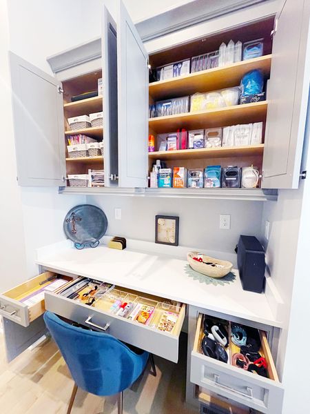 BACK TO SCHOOL 🥳

#organizedsimplicity #home #organization #professionalorganizers #atlanta #organizedhome #atlantaorganizers #homeorganization #organizing #deskorganizing #officeinspo