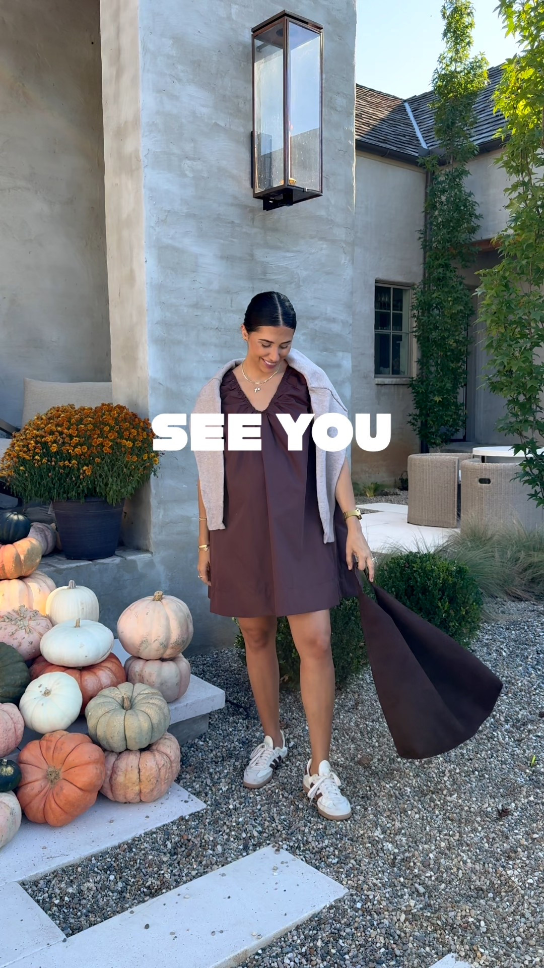 Whether it’s color drenching or just a pop, I love a holiday red✨

Dressupbuttercup.com #dressupbuttercup #dederaad 


#LTKHoliday #LTKSeasonal