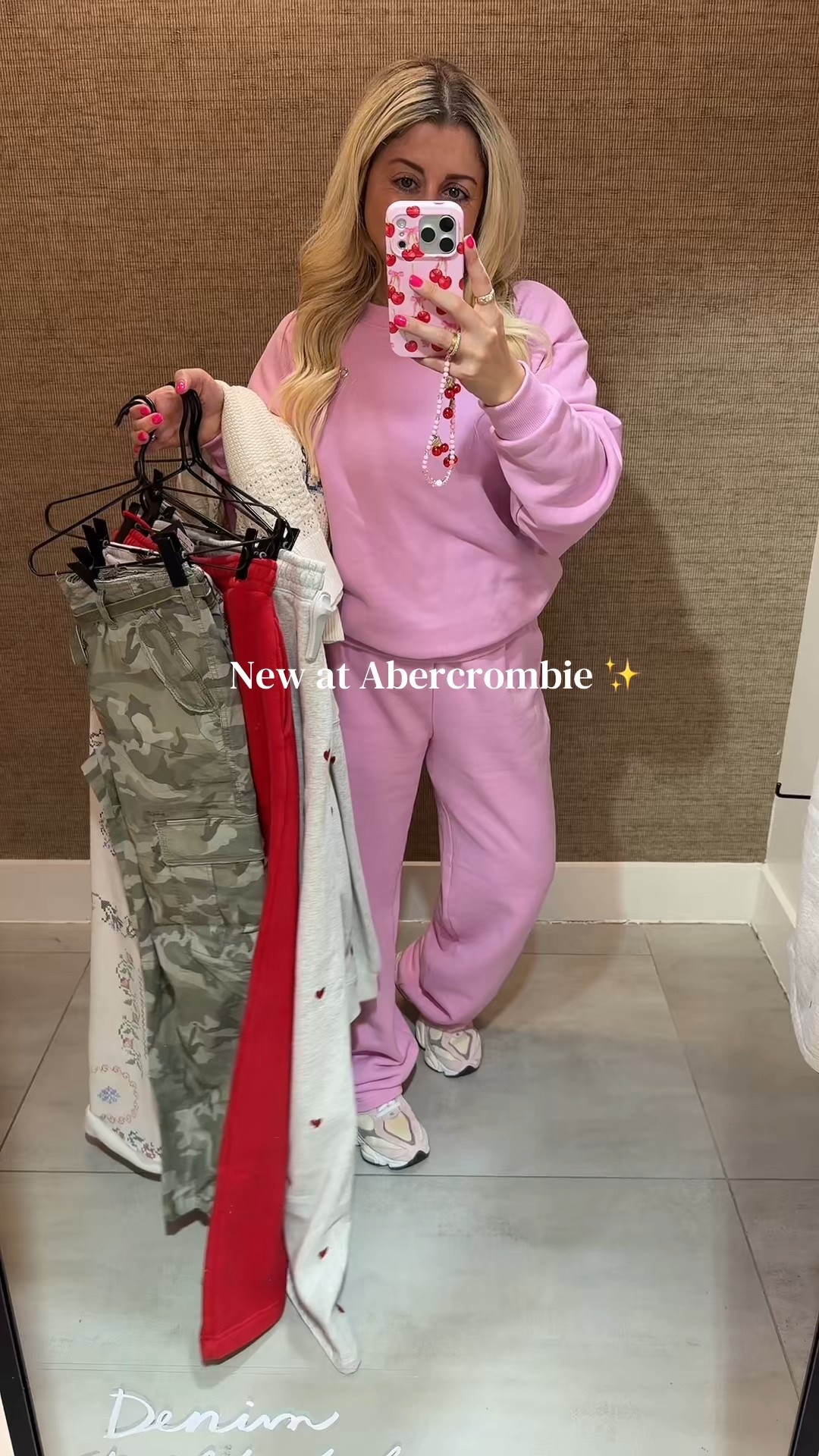 New arrivals at Abercrombie! 
OOTD alo set small
Date night 
Valentine’s Day outfits 
