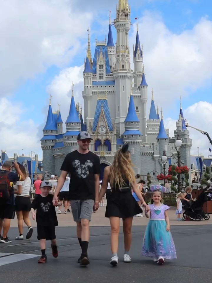 A little photo diary from our stay at @conradorlando

Let’s be real - sometimes “family vacations” are just parenting in a different location. But this trip? Actual relaxation.

The ultimate cheat code: their incredible Kids Club! The kids had the absolute best time playing and making friends, which meant my husband and I got to sneak away for some actual alone time. It was the perfect balance of making family memories and getting a much-needed parent reset.

📍 Conrad Orlando at Evermore

#ConradOrlando #EvermoreOrlando 

 #LTKdayinmylife #LTKgrwm #LTKootd