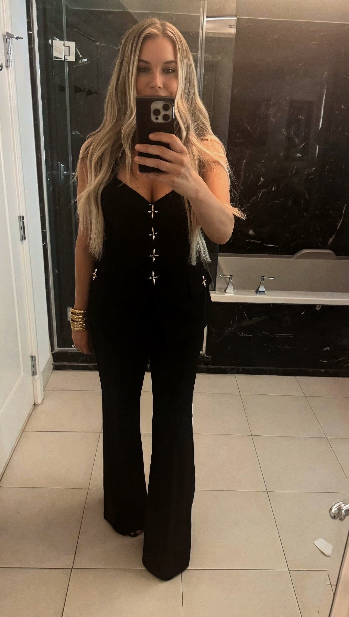 Love this Nadine Merabi look I wore to Bravocon Live in Las Vegas last night. Size 8 in the vest and pants. Pants are long so most ppl will need to hem them as I was 5”9 and in 3 inch heels. Cannot wait to wear this again splurged because I know it’ll be timeless for me.