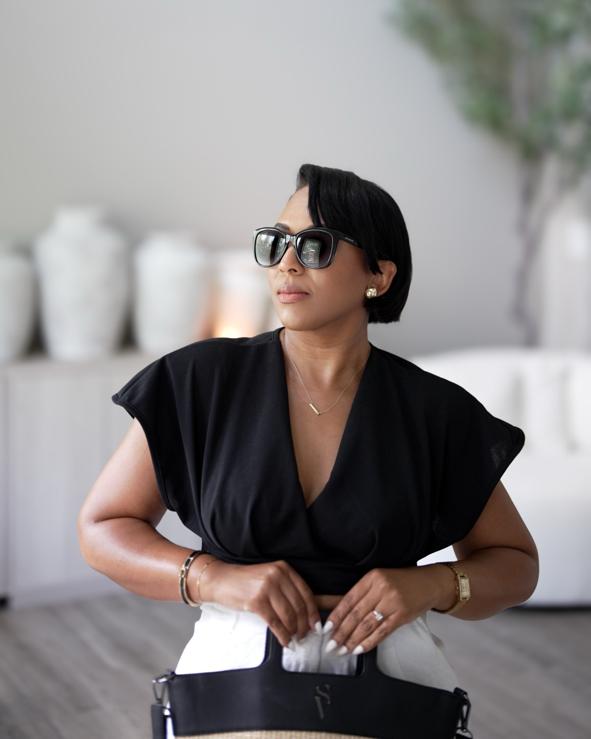 Black & White Outfit
Top: Thrifted ( I sewed in shoulder pads for structure)
Pants: Made by Topshop. Sold out but similar ones linked below. 
Purse: Simply Vera - Kohls. Sold Out

#LTKOver40 #LTKootd